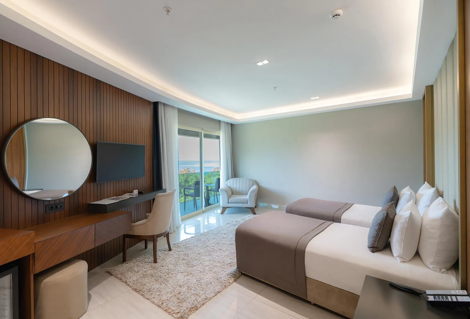 Deniz Manzaralı Aile Suiti