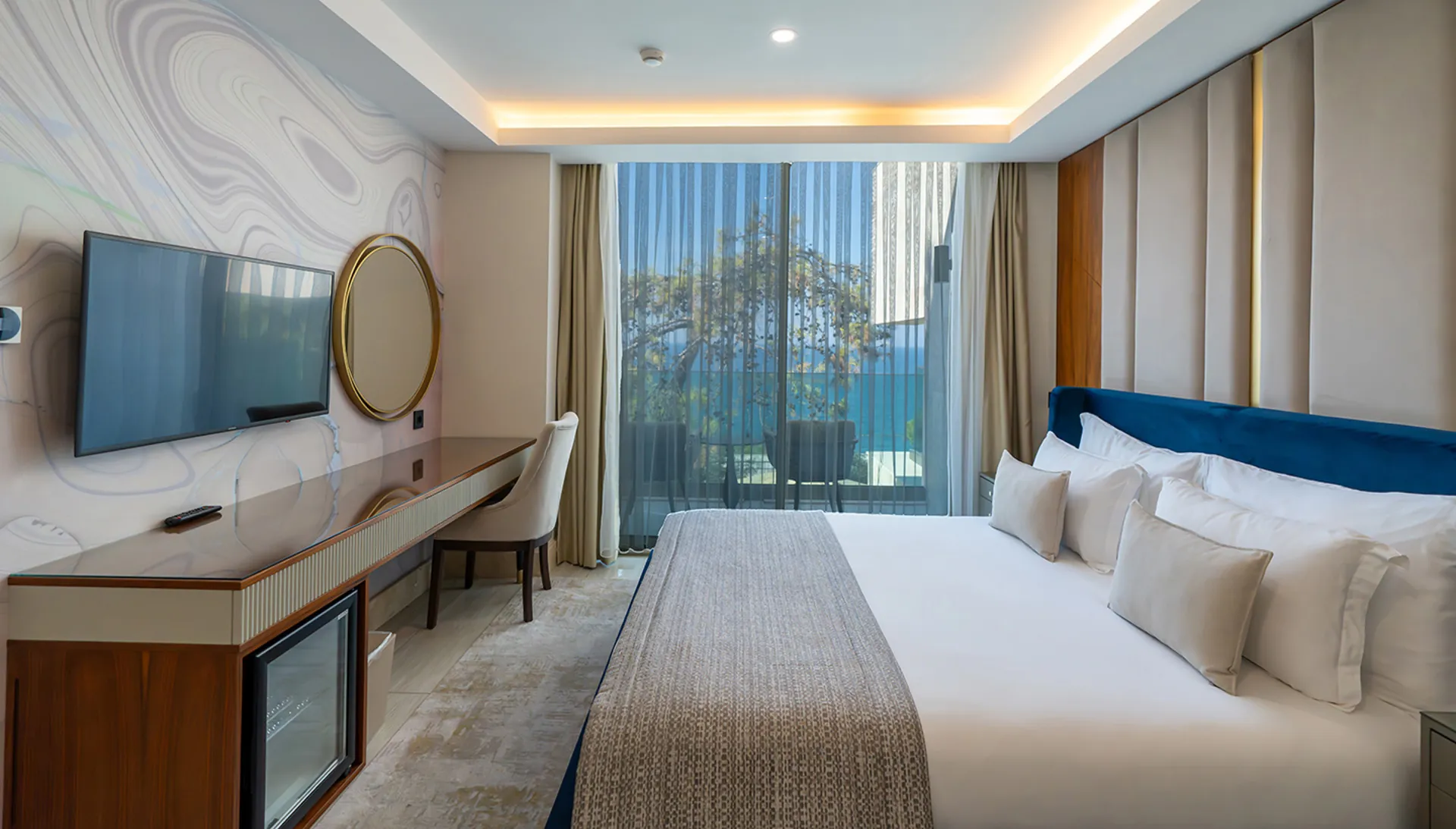 Superior Pool Suite